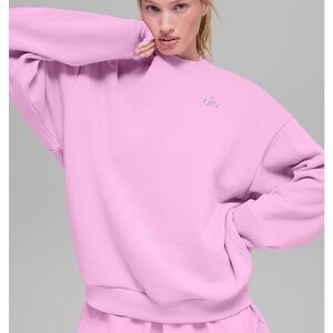 Small NWT Alo Candy Heart Accolade